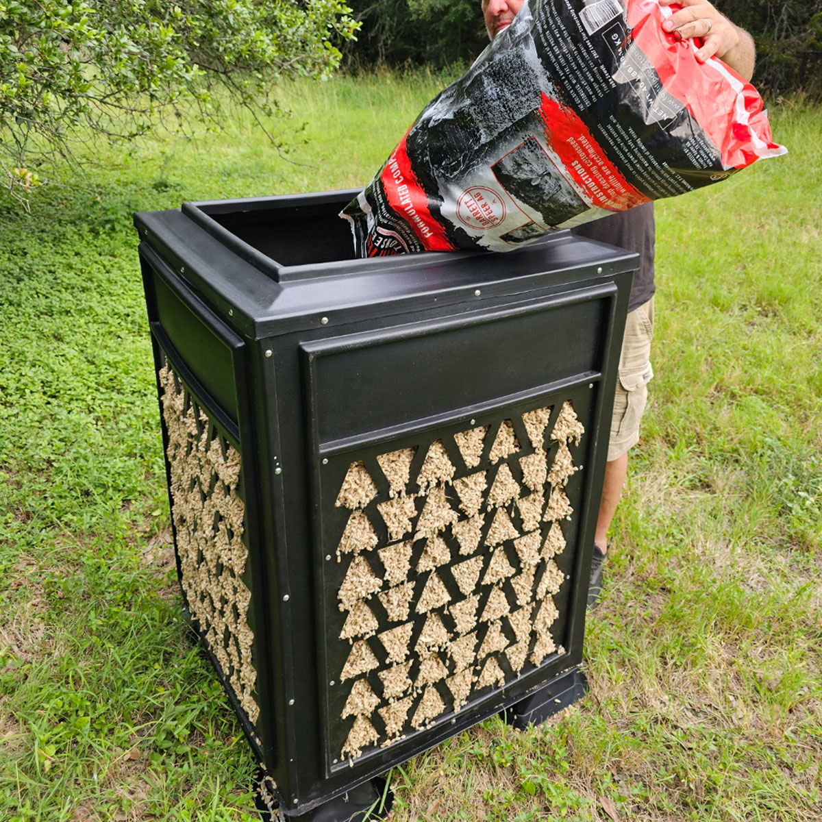 Easy to fill Cotton Seed Feeder